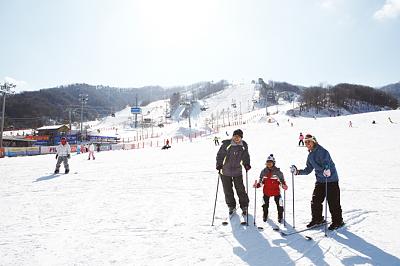 Hướng dẫn đi đường sắt cao tốc dịp Olympic mùa đông ở Hàn Quốc-hanatour-phonenix-ski.jpg